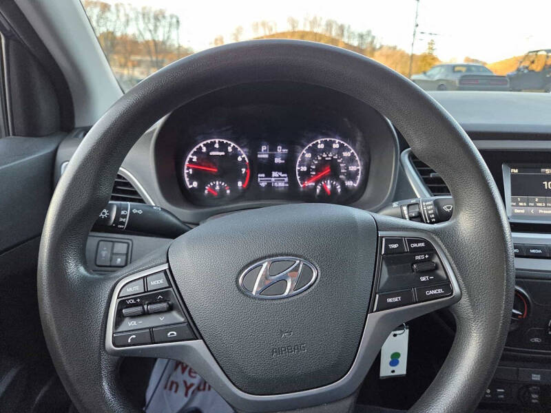 2020 Hyundai Accent SE