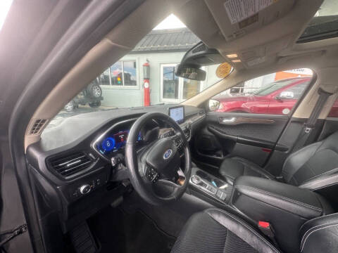 2020 Ford Escape Titanium