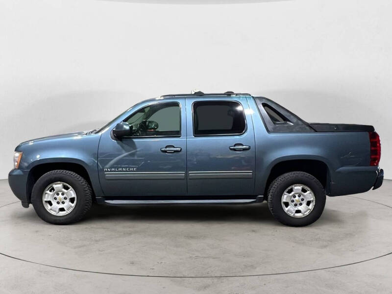 2011 Chevrolet Avalanche LS