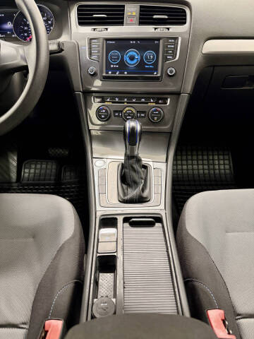 2016 Volkswagen e-Golf SE