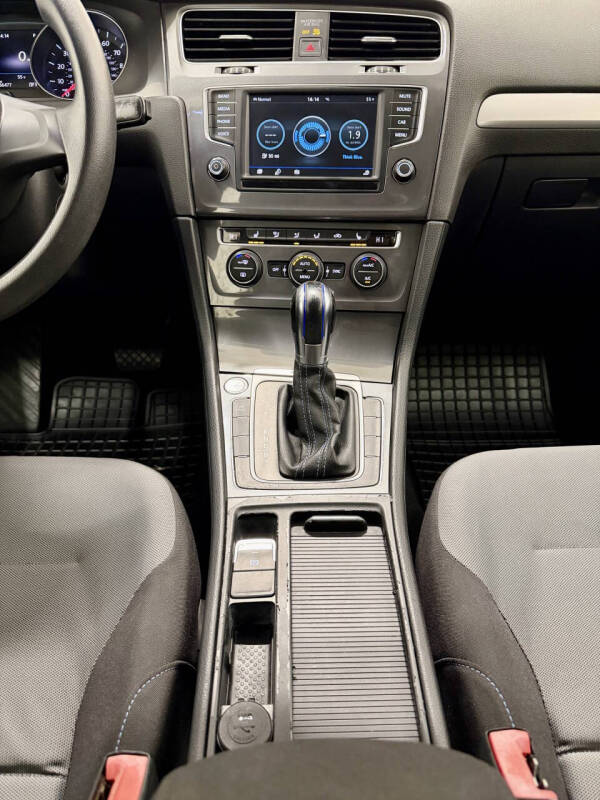 2016 Volkswagen e-Golf SE