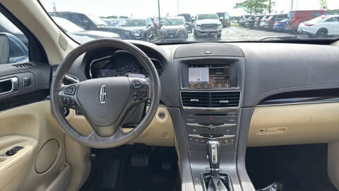 2019 Lincoln MKT Reserve