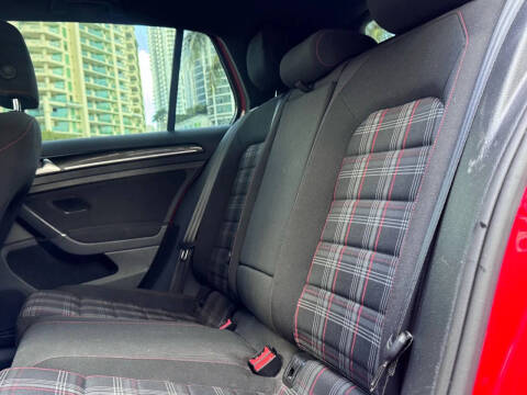 2017 Volkswagen Golf GTI S