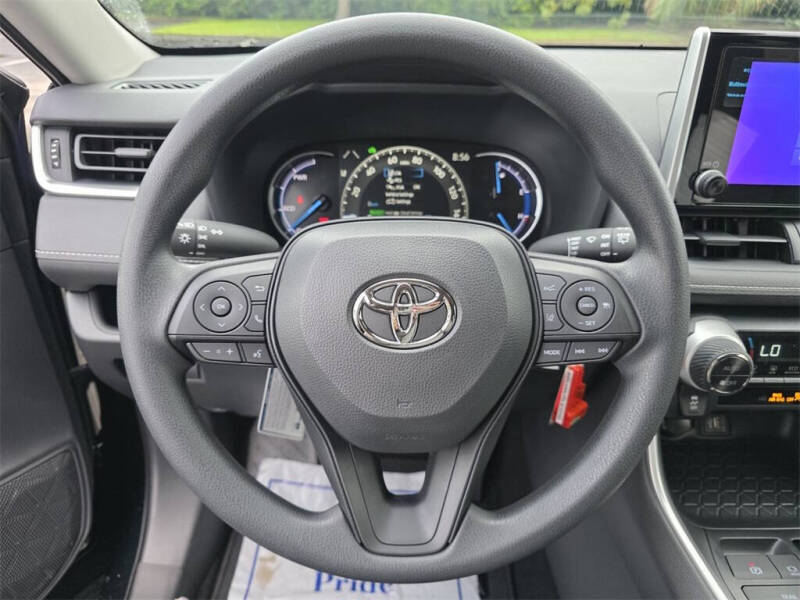 2025 Toyota RAV4 Hybrid LE