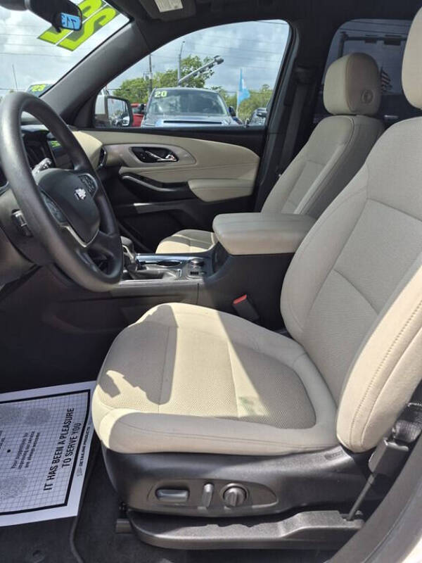 2022 Chevrolet Traverse LS