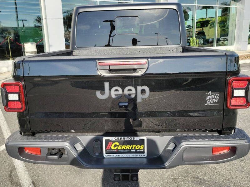 2026 Jeep Gladiator Willys