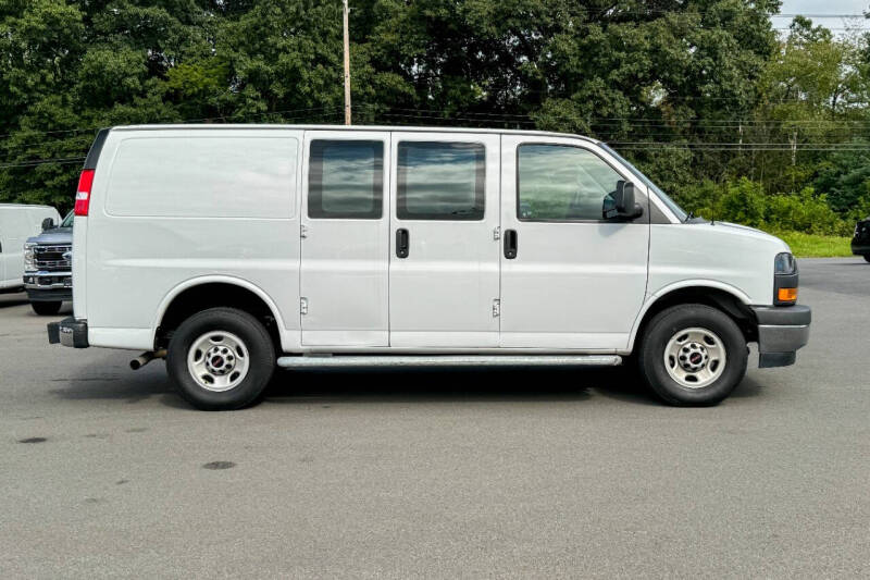 2022 GMC Savana 2500