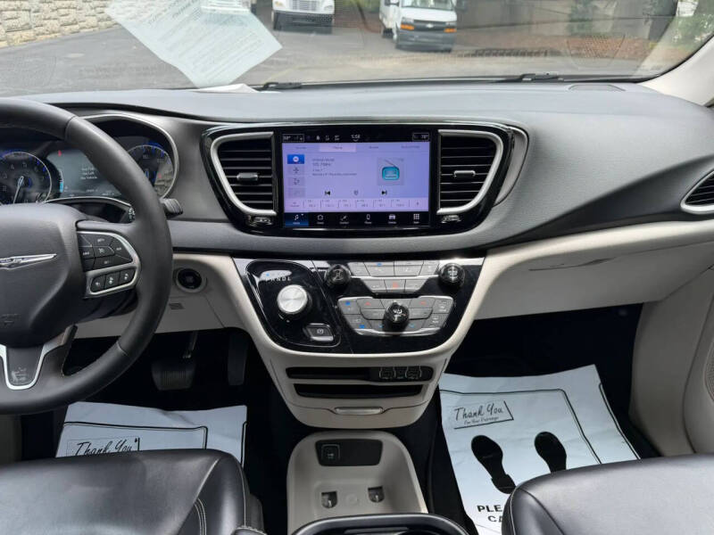 2023 Chrysler Pacifica Touring L