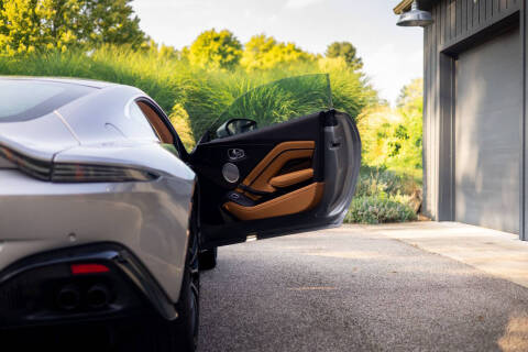 2023 Aston Martin Vantage