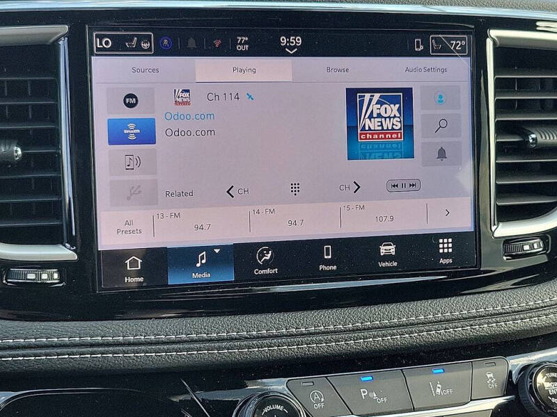 2026 Chrysler Pacifica Select