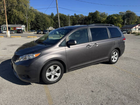 2011 Toyota Sienna LE 8-Passenger