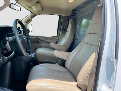 2025 GMC Savana 2500