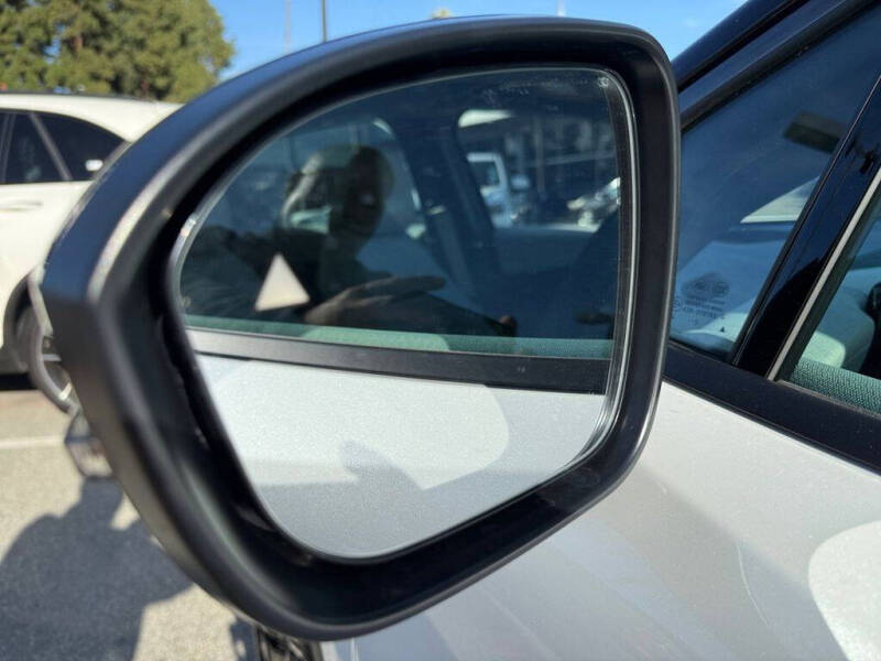 2026 Nissan LEAF Platinum+