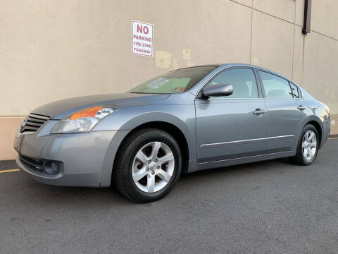 2007 Nissan Altima for sale at International Auto Sales in Hasbrouck Heights NJ
