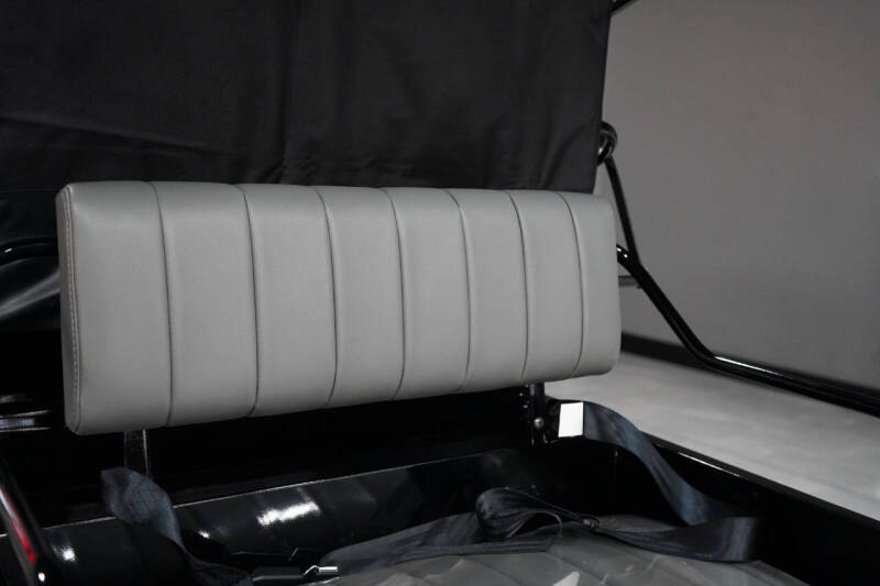 2025 Oldsmobile Custom Cruiser