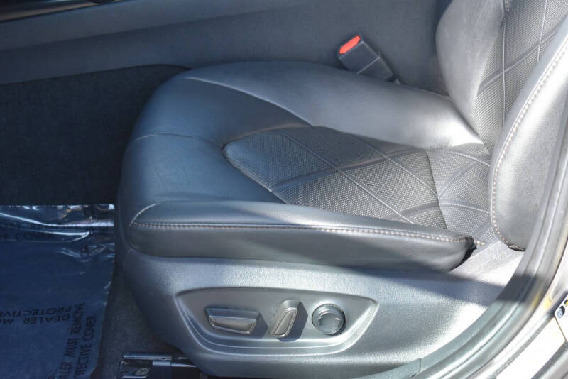 2018 Toyota Camry Hybrid XLE