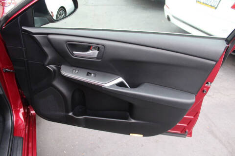 2015 Toyota Camry Hybrid SE