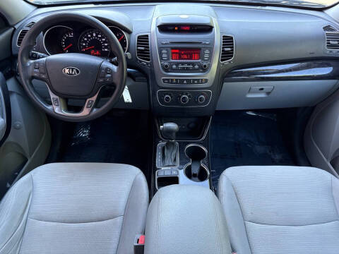 2015 Kia Sorento LX