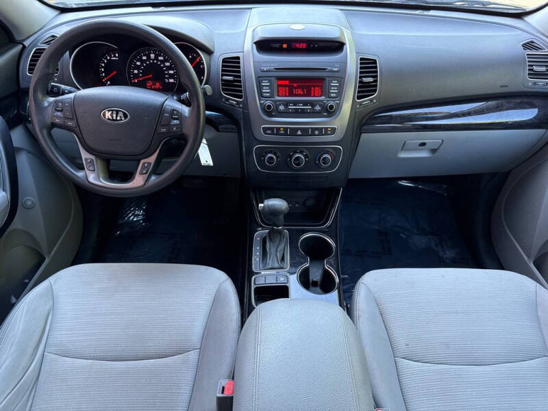 2015 Kia Sorento LX