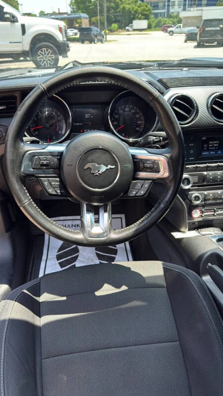 2016 Ford Mustang V6