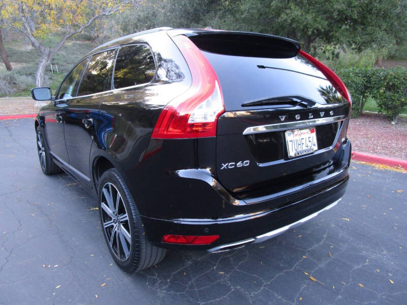 2016 Volvo XC60 T5 Drive-E Platinum