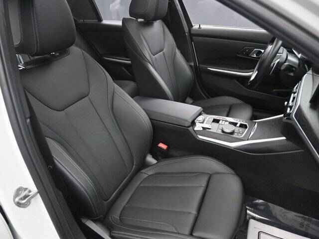 2024 BMW 3 Series 330i xDrive