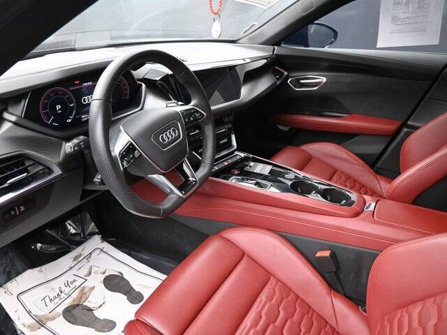 2023 Audi e-tron GT quattro Premium Plus