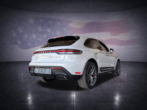 2024 Porsche Macan T