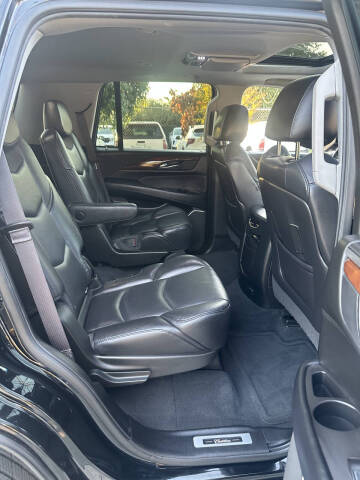 2016 Cadillac Escalade Luxury Collection