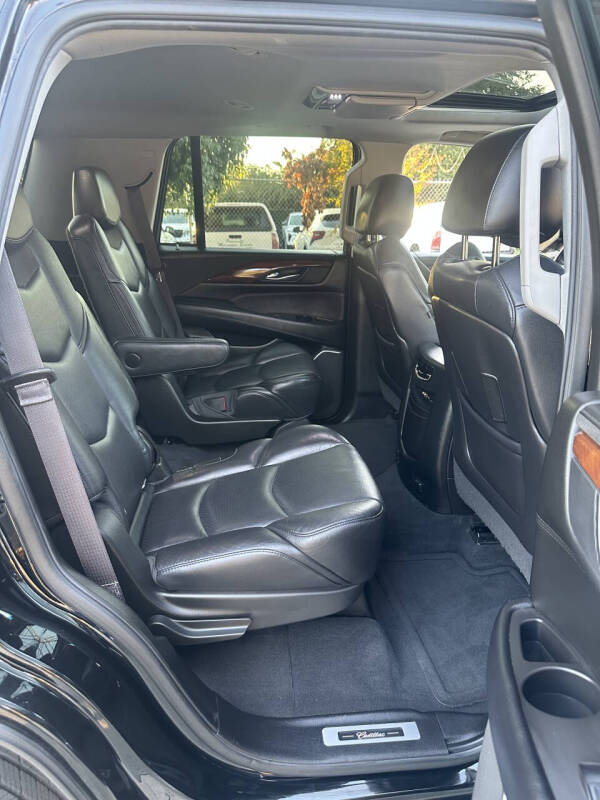 2016 Cadillac Escalade Luxury Collection