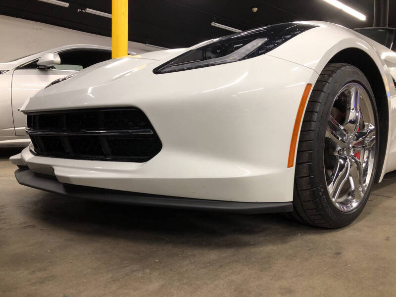2016 Chevrolet Corvette 1LT - Photo 2
