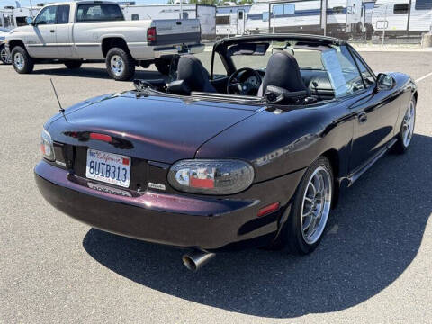 2005 Mazda MX-5 Miata