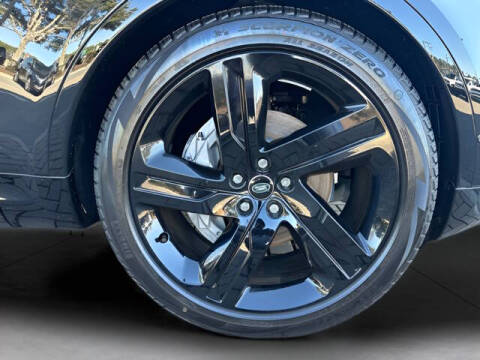 2025 Land Rover Discovery P300 Dynamic SE