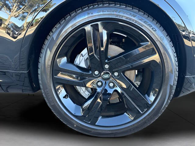 2025 Land Rover Discovery P300 Dynamic SE