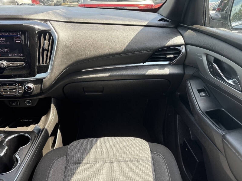 2023 Chevrolet Traverse LT