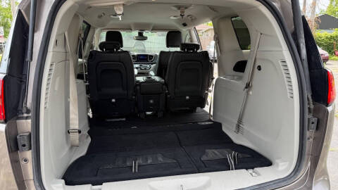2017 Chrysler Pacifica Touring-L