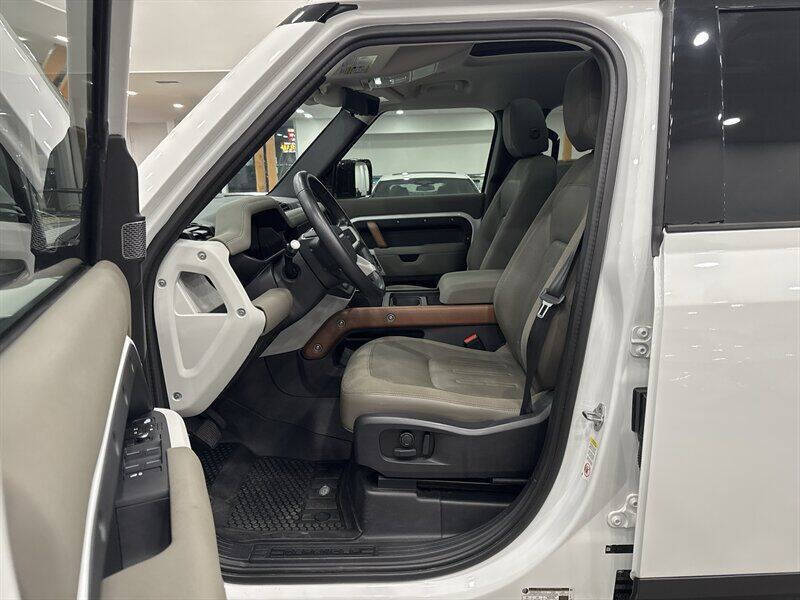 2021 Land Rover Defender 110 SE