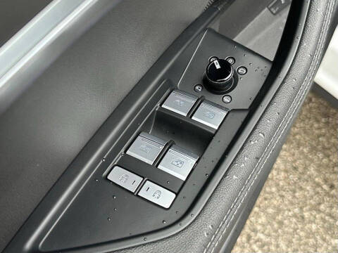 2024 Audi Q8 e-tron quattro Premium Plus