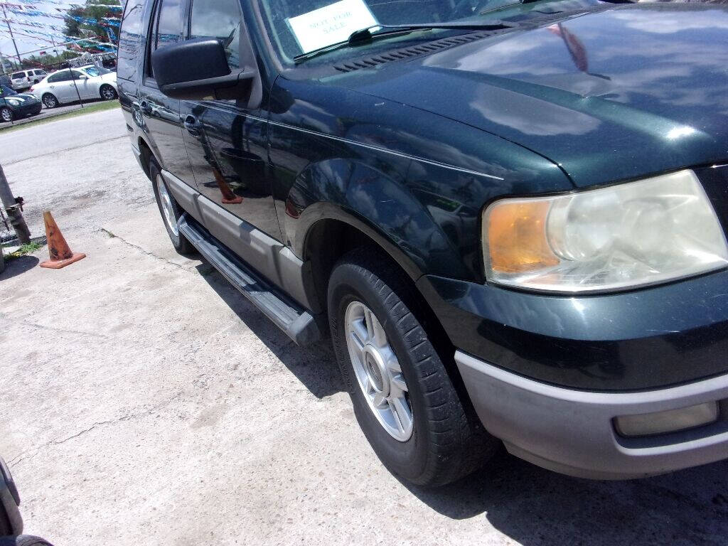 Black 2003 Ford Expedition XLT XLT 4dr SUV 8