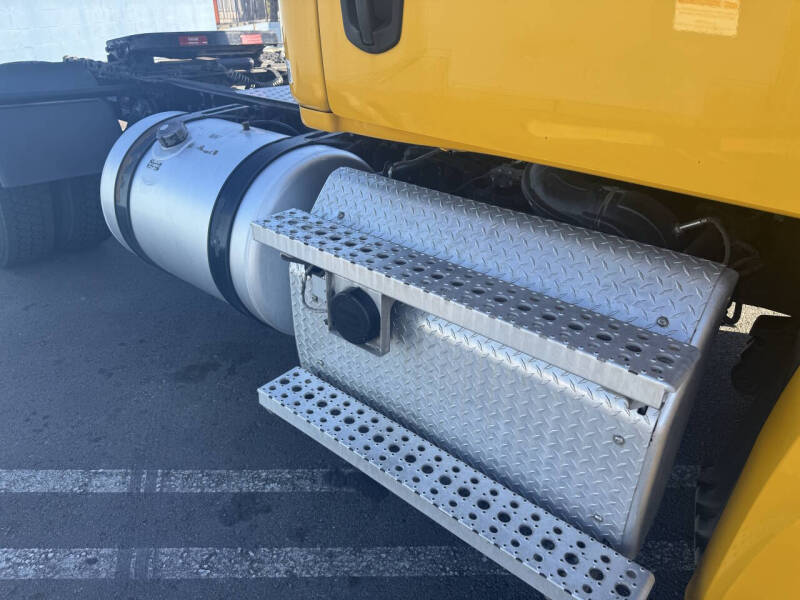 2020 Freightliner Cascadia