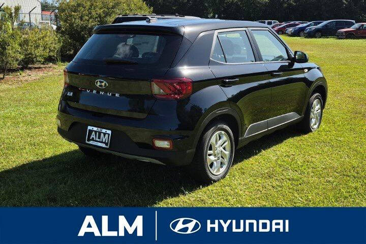 2026 Hyundai Venue SE
