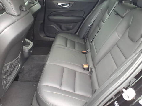 2025 Volvo V60 Cross Country B5 Plus