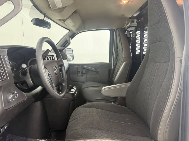 2024 GMC Savana 2500