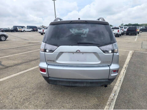 2012 Mitsubishi Outlander ES