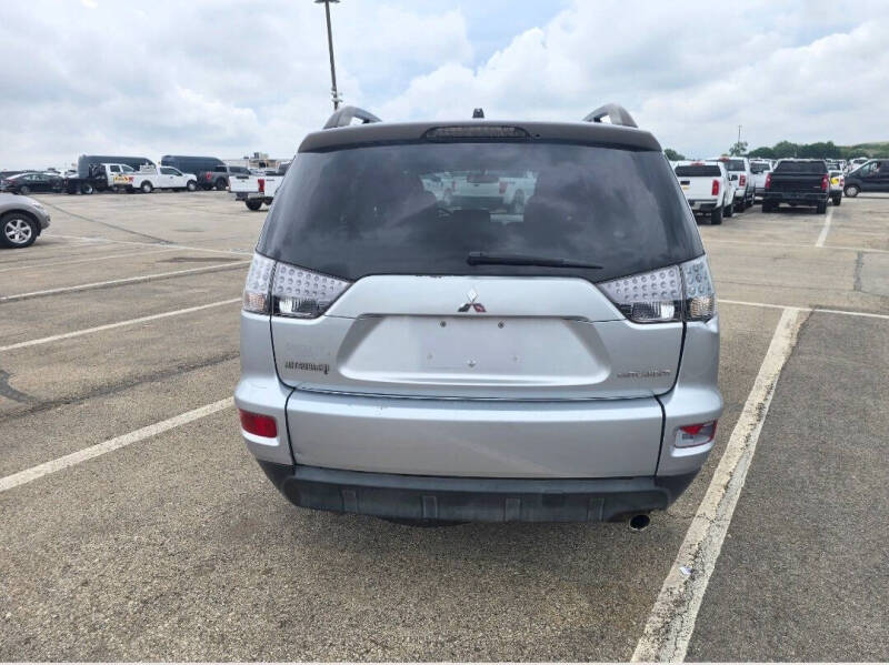 2012 Mitsubishi Outlander ES