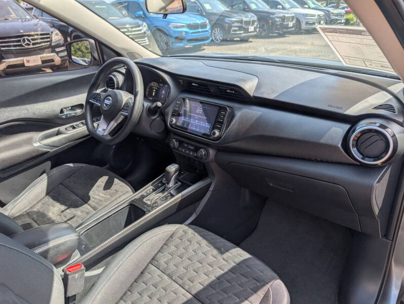 2021 Nissan Kicks SV