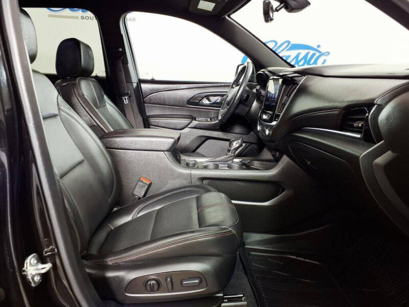 2022 Chevrolet Traverse RS