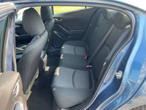 2018 Mazda MAZDA3 Sport