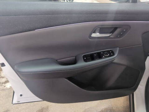 2026 Nissan LEAF Platinum+