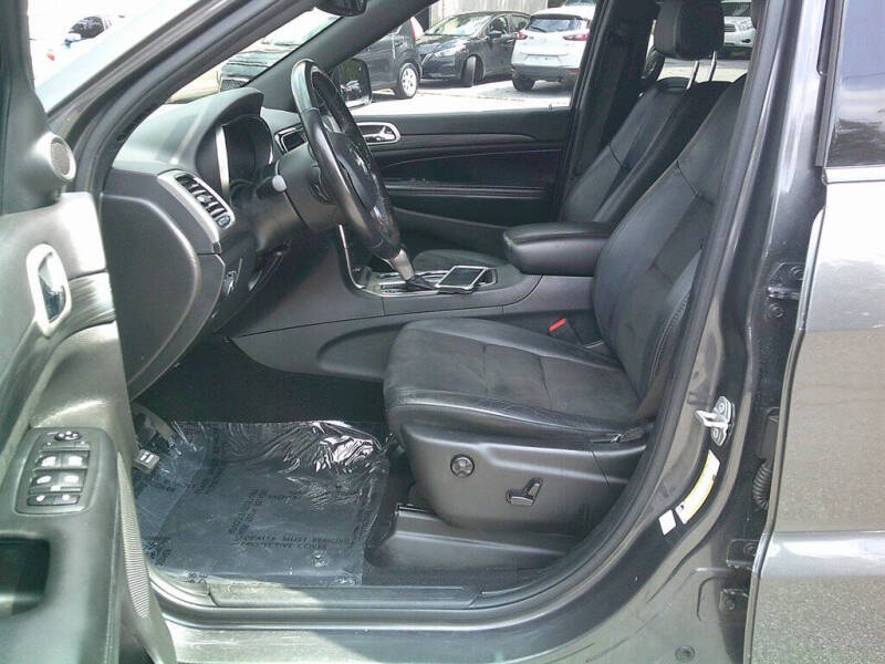 2020 Jeep Grand Cherokee Laredo